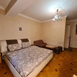 Отель бу, Тбилиси